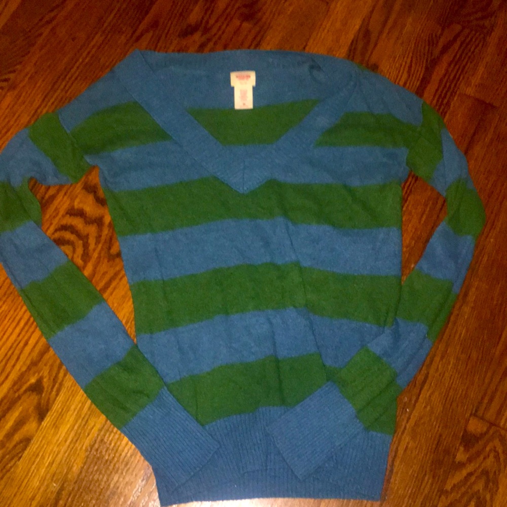 Lightweight striped v neck sweater